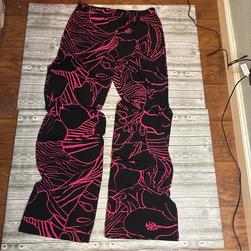 Frank Lyman Design Black and Pink Graphic Pants